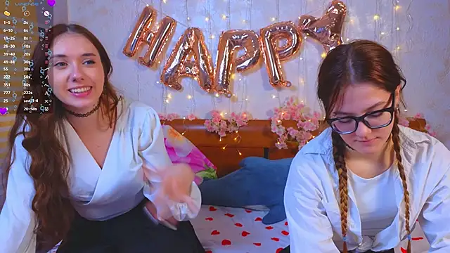 Snapshot of MelanieTwice chatting on February 9, 12:53 pm MelanieTwice online show from February 9, 12:53 pm