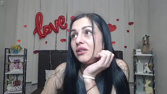 EvaClarkk online show from May 1, 5:45 am