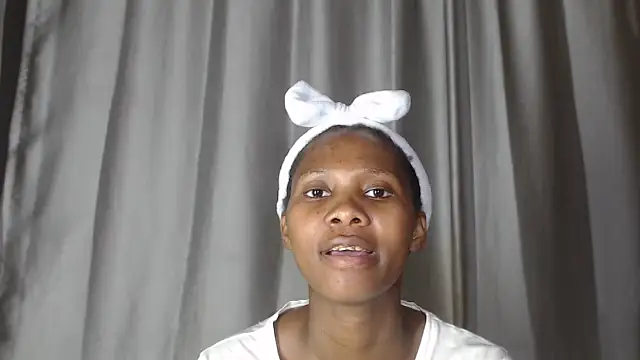 PussyFarrie online show from March 23, 11:14 am