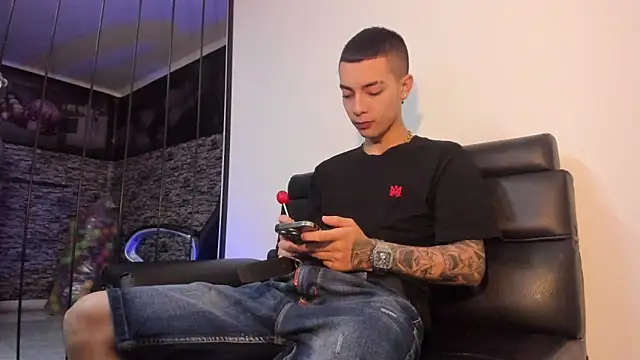 Dereck Boy  online show from March 31, 3:19 am