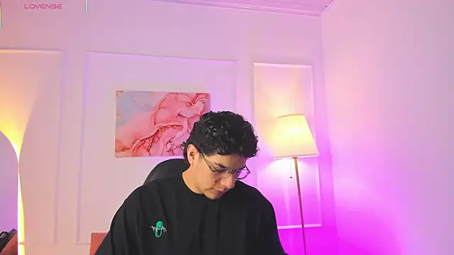 Snapshot of Axel_Creed chatting on February 13, 12:56 pm Axel Creed online show from February 13, 12:56 pm