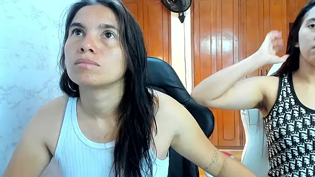 Snapshot of Emily_and_Soffy chatting on February 25, 12:15 pm Emily and Soffy online show from February 25, 12:15 pm