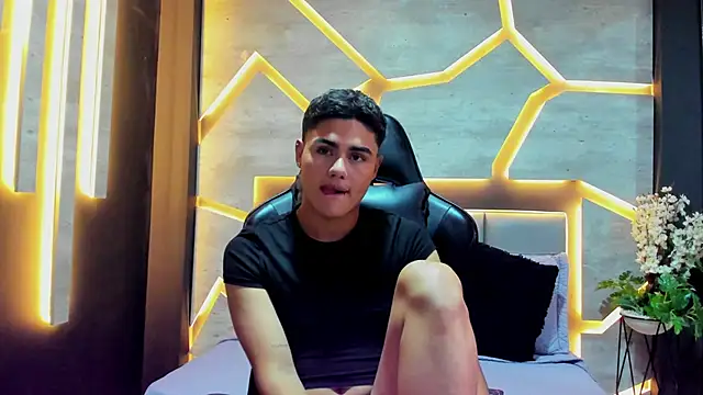 FemNoa online show from February 18, 5:31 pm