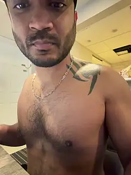 Snapshot of DaggerTie chatting on February 5, 2:00 pm DaggerTie online show from February 5, 2:00 pm