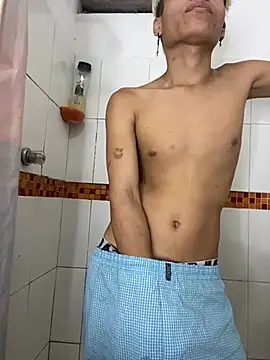 MaxyRyan online show from February 23, 6:00 am