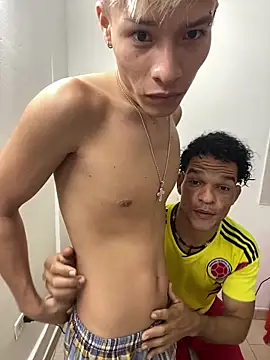 Snapshot of MaxyRyan chatting on March 24, 1:16 pm MaxyRyan online show from March 24, 1:16 pm