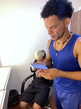 Snapshot of MaxyRyan chatting on March 28, 12:16 pm MaxyRyan online show from March 28, 12:16 pm