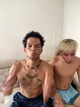 Snapshot of MaxyRyan chatting on April 1, 2:47 pm MaxyRyan online show from April 1, 2:47 pm