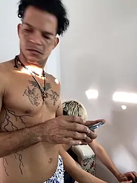 Snapshot of MaxyRyan chatting on April 3, 12:03 pm MaxyRyan online show from April 3, 12:03 pm