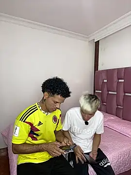 Snapshot of MaxyRyan chatting on April 11, 11:58 am MaxyRyan online show from April 11, 11:58 am