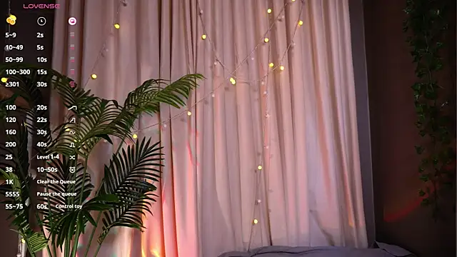 SinfulMoves online show from April 3, 8:18 pm