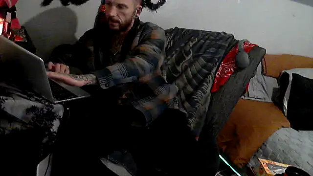 F D R  online show from February 12, 12:11 pm