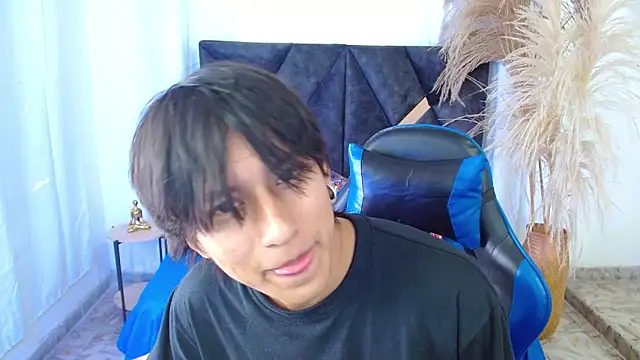 nikoo 18 online show from March 31, 2:06 pm