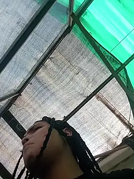 Snapshot of Maggyx chatting on February 25, 1:21 pm Maggyx online show from February 25, 1:21 pm