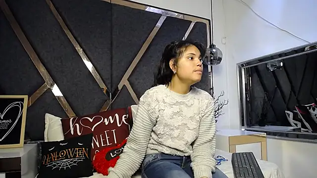 Maggyx online show from May 29, 1:31 pm
