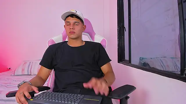 Snapshot of Adrian_Prime_ chatting on February 5, 6:56 pm Adrian Prime online show from February 5, 6:56 pm