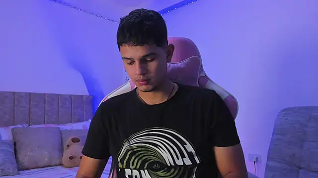 Snapshot of Adrian_Prime_ chatting on June 20, 6:22 pm Adrian Prime online show from June 20, 6:22 pm