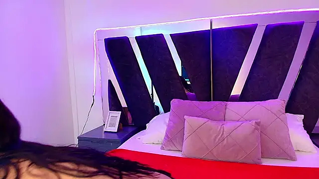 Snapshot of sophia_love__ chatting on February 25, 1:54 pm sophia love online show from February 25, 1:54 pm