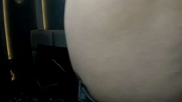 Snapshot of TSExoticFuck chatting on February 24, 7:45 pm TSExoticFuck online show from February 24, 7:45 pm