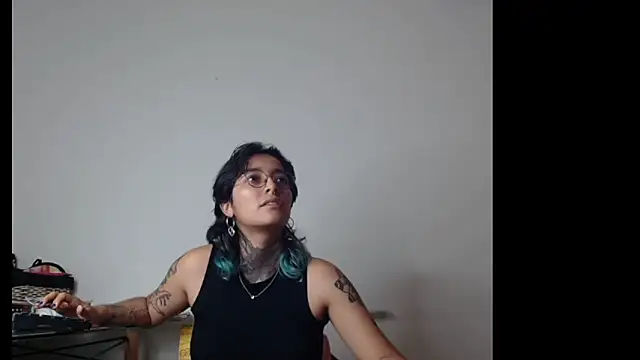 Snapshot of Ivyravens chatting on February 16, 11:34 pm Ivyravens online show from February 16, 11:34 pm