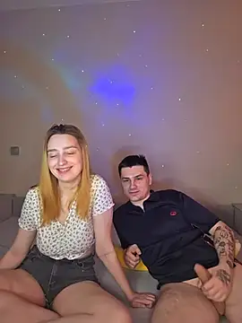 ToxyFoxyy online show from February 9, 1:37 pm