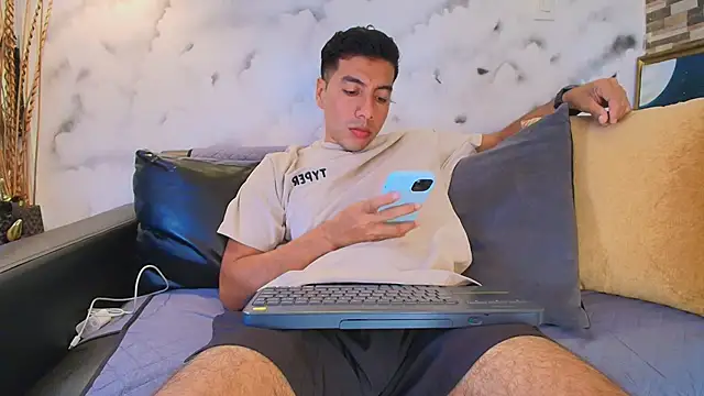 Max Hornye online show from March 31, 6:52 pm