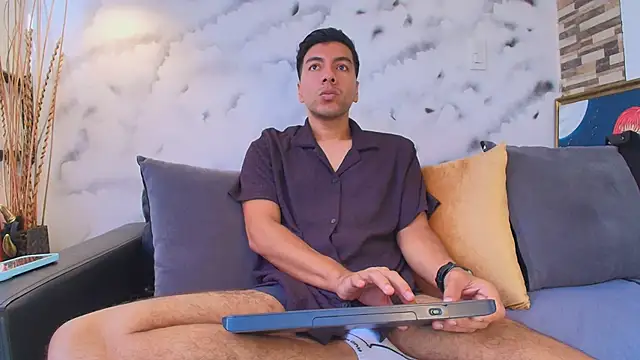 Max Hornye online show from April 2, 12:58 pm