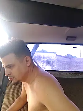 Snapshot of polla_large_active chatting on April 14, 7:53 pm polla large active online show from April 14, 7:53 pm