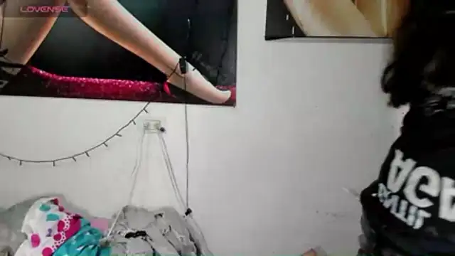 Snapshot of ale-noah chatting on February 13, 11:06 am ale-noah online show from February 13, 11:06 am