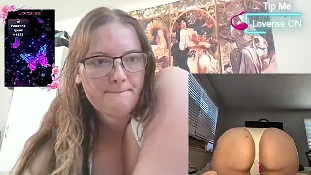 Snapshot of lillythotz chatting on April 6, 7:15 pm lillythotz online show from April 6, 7:15 pm