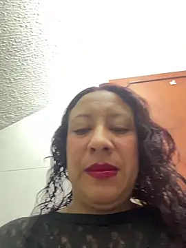 Snapshot of Ximena_firee chatting on February 18, 11:28 am Ximena firee online show from February 18, 11:28 am