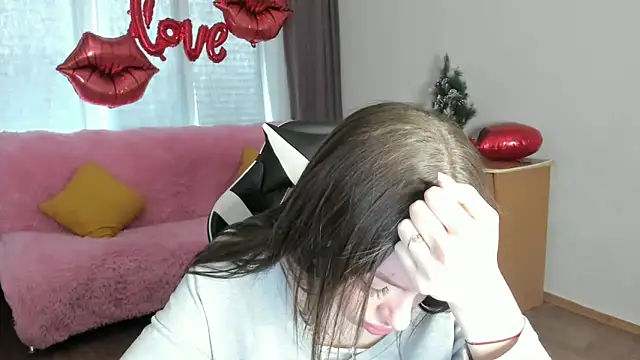 CandyGyrl online show from March 26, 9:04 am