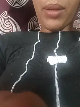 Snapshot of komalsharma99 chatting on June 10, 7:51 am komalsharma99 online show from June 10, 7:51 am