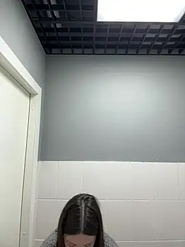 Snapshot of chilhorny chatting on February 15, 7:51 am chilhorny online show from February 15, 7:51 am