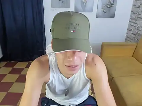 Snapshot of Andres_sant_ chatting on February 23, 1:47 am Andres sant online show from February 23, 1:47 am