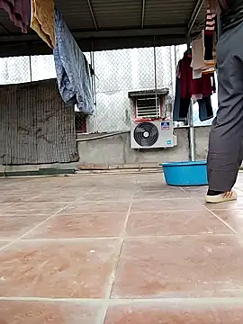 Snapshot of LiilyZi chatting on February 24, 1:03 am LiilyZi online show from February 24, 1:03 am