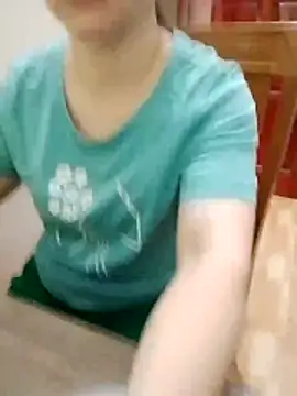 LiilyZi online show from April 14, 1:11 am