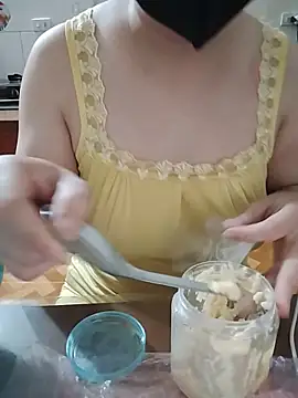 LiilyZi online show from May 29, 9:24 pm
