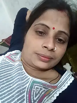 Snapshot of Kaveri_011 chatting on February 25, 4:11 am Kaveri 011 online show from February 25, 4:11 am