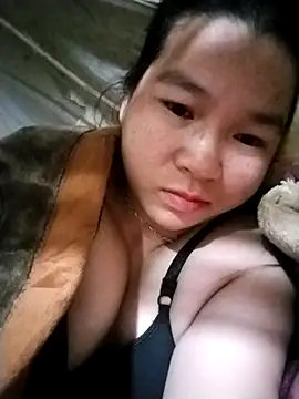 Snapshot of Erika--006 chatting on February 5, 2:05 am Erika--006 online show from February 5, 2:05 am