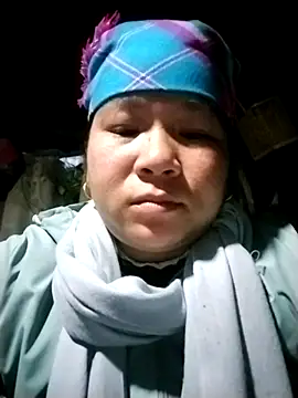 Snapshot of Erika--006 chatting on February 19, 11:06 am Erika--006 online show from February 19, 11:06 am