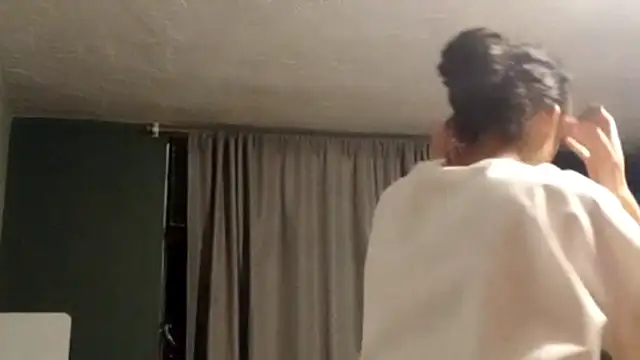 Snapshot of EldoraSchleker chatting on February 12, 1:11 am EldoraSchleker online show from February 12, 1:11 am