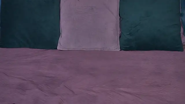 NayaBliss online show from April 7, 2:50 pm