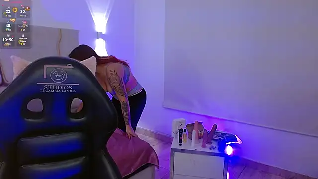 Sashaa tay online show from February 21, 7:15 pm