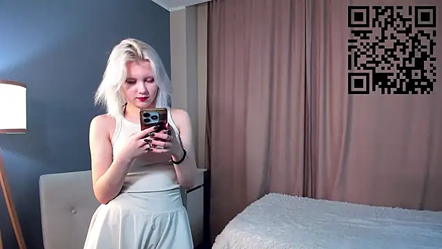 GoldenLenarz online show from April 11, 11:03 am