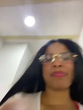 Snapshot of brytaniweed chatting on February 14, 4:31 am brytaniweed online show from February 14, 4:31 am