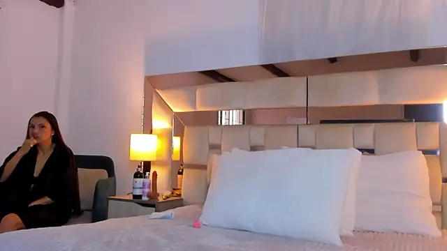 EloiseClairmont online show from March 23, 8:13 pm