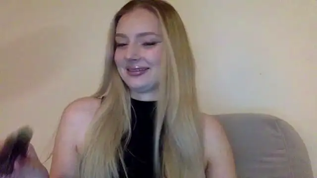 MayaWetDream online show from February 15, 5:20 pm