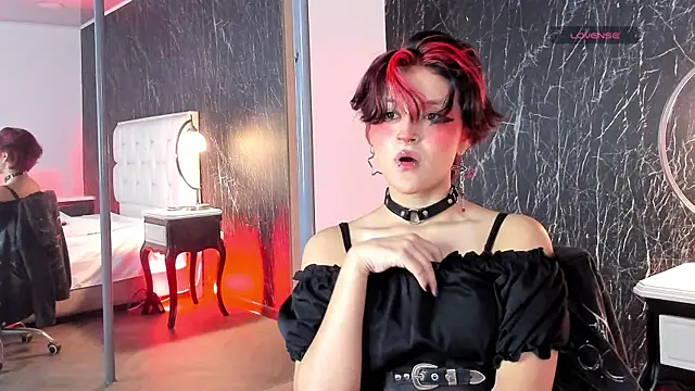 Snapshot of YuuMiko chatting on February 18, 12:12 pm YuuMiko online show from February 18, 12:12 pm