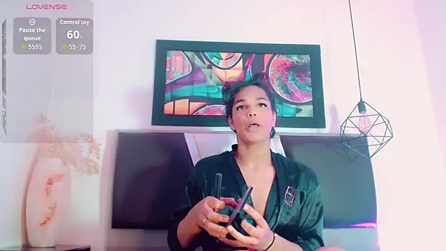 Snapshot of Zonce_shimer chatting on February 11, 3:33 am Zonce shimer online show from February 11, 3:33 am